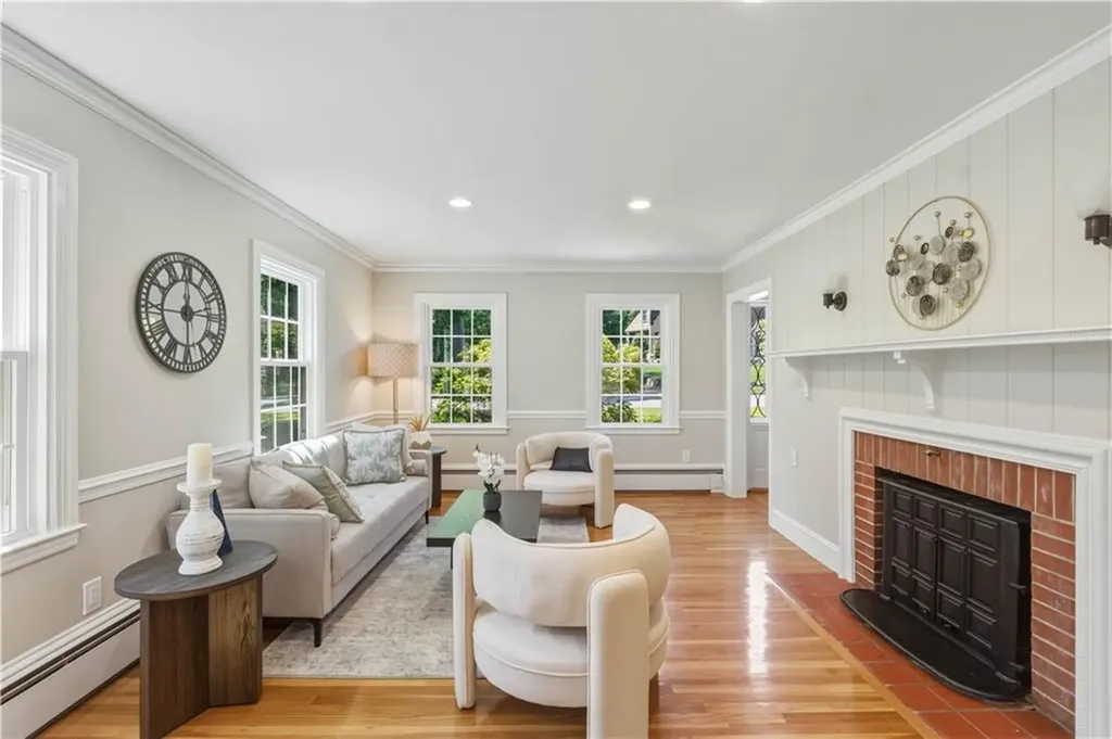 3 Sundale Road Cranston RI 02921