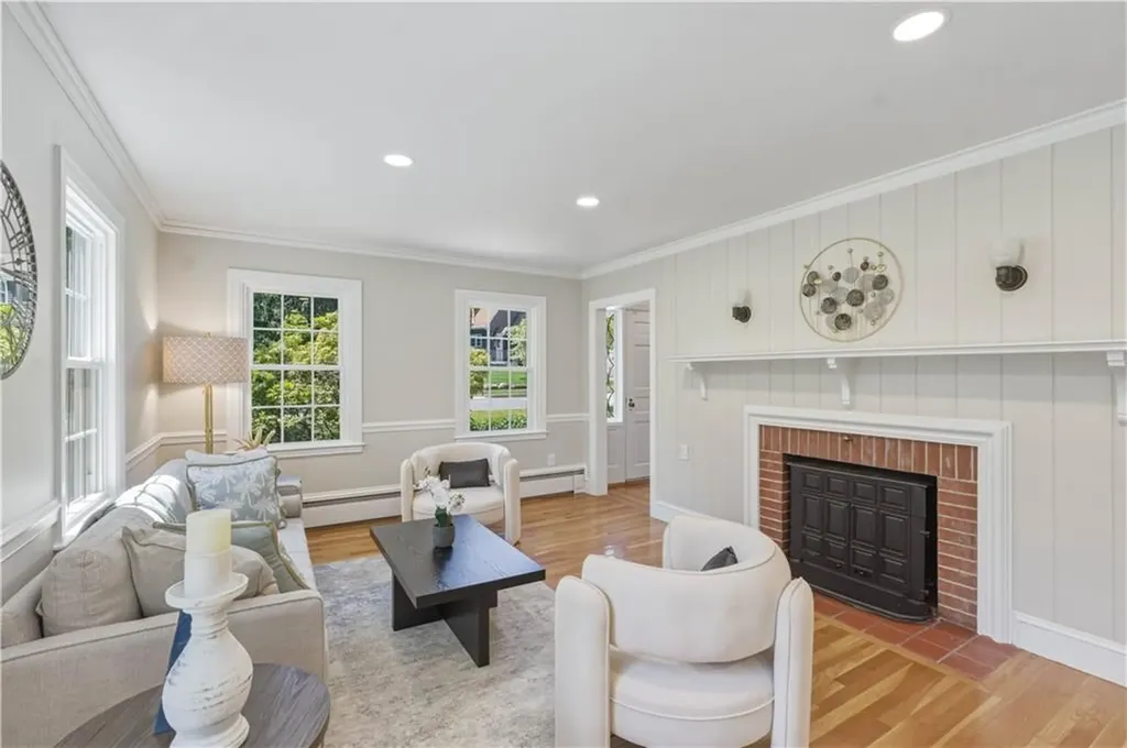 3 Sundale Road Cranston RI 02921