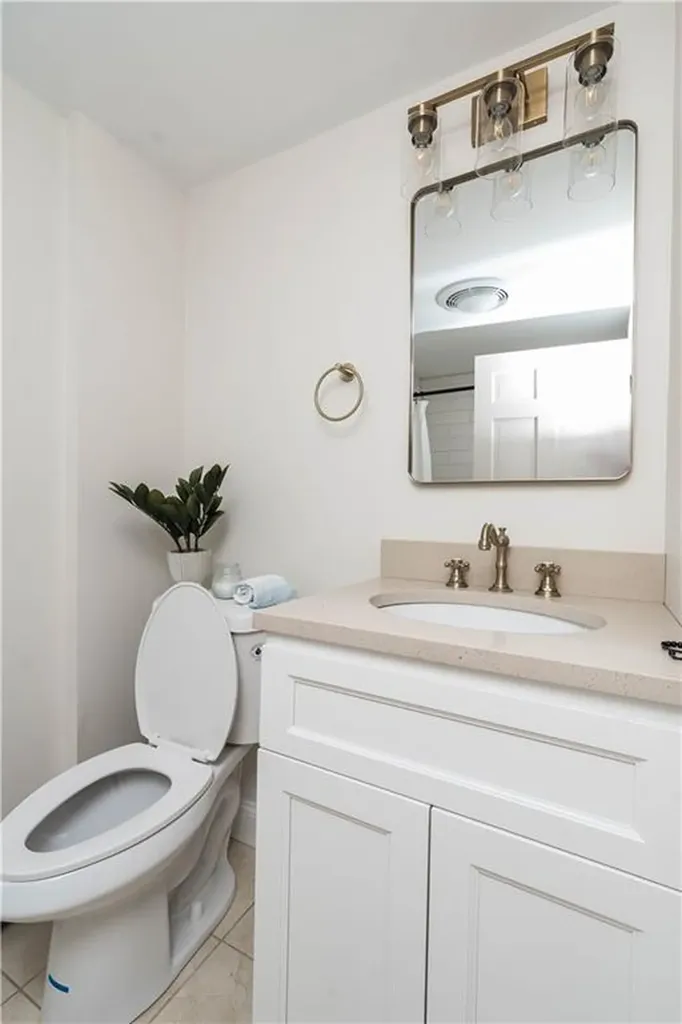 3 Sundale Road Cranston RI 02921