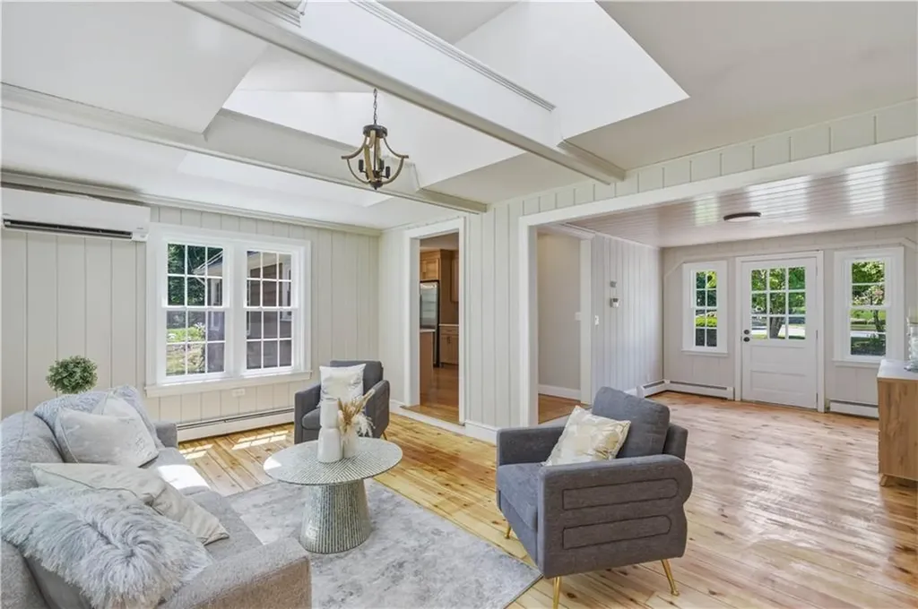 3 Sundale Road Cranston RI 02921