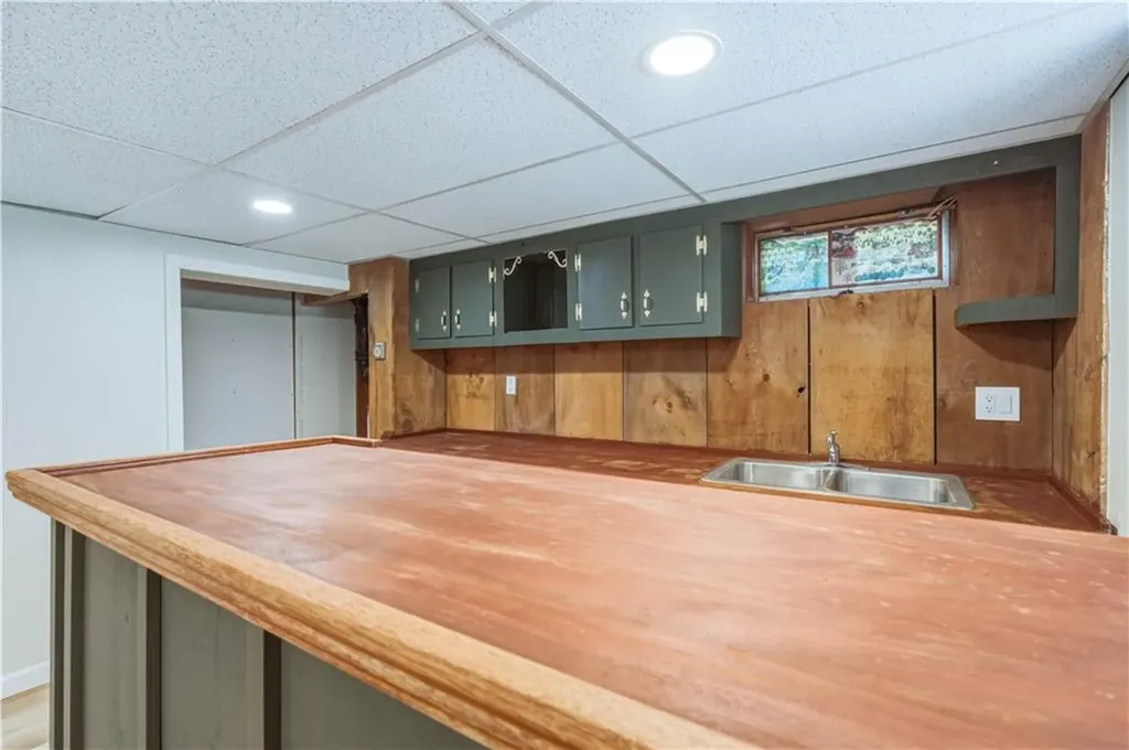 3 Sundale Road Cranston RI 02921