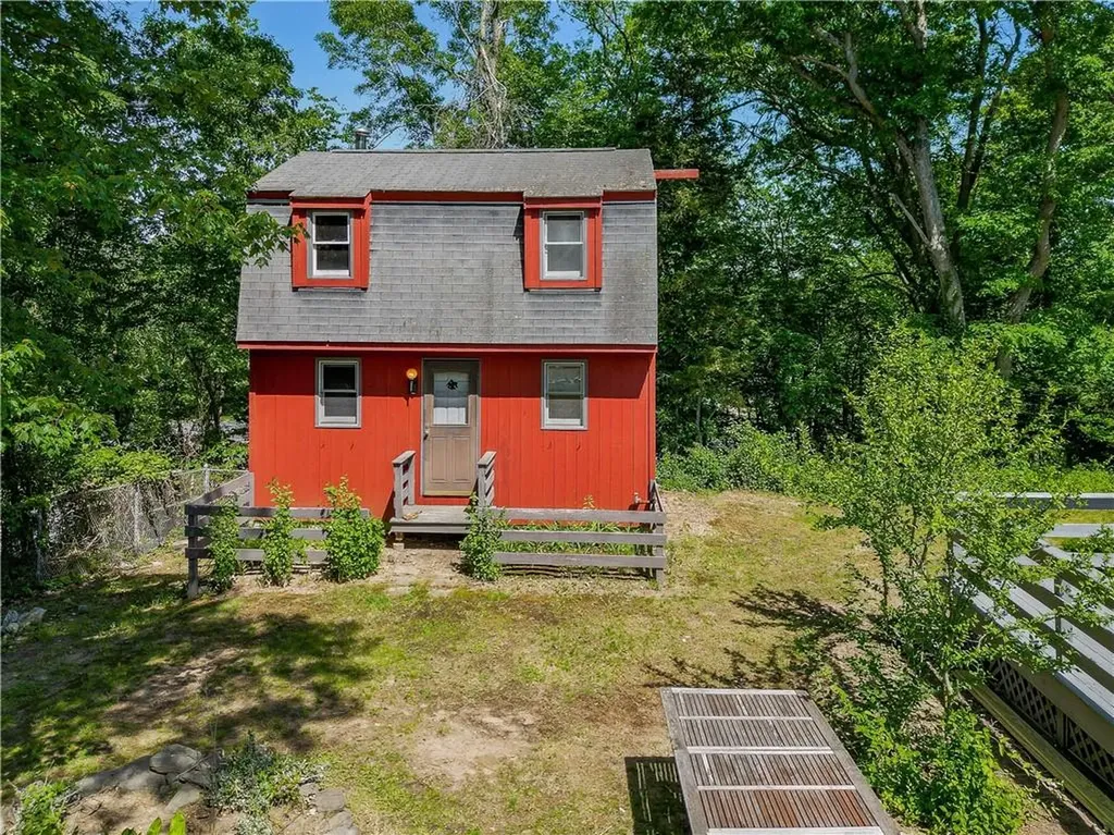 3 Sundale Road Cranston RI 02921