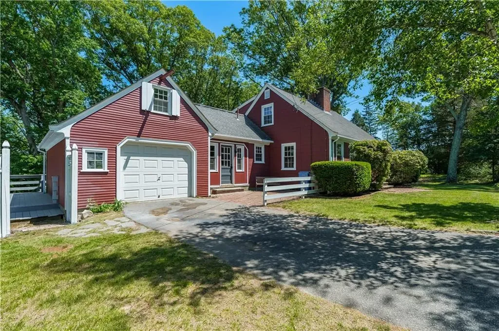 3 Sundale Road Cranston RI 02921