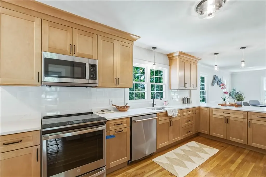 3 Sundale Road Cranston RI 02921