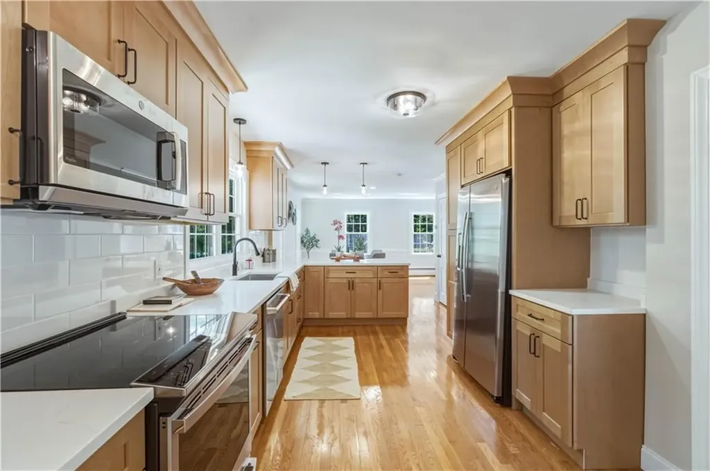 3 Sundale Road Cranston RI 02921