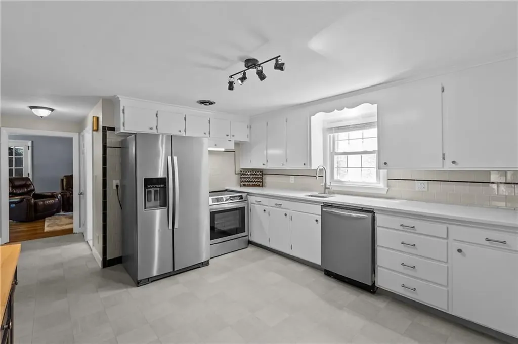 30 Thomas Leighton Boulevard Cumberland RI 02864