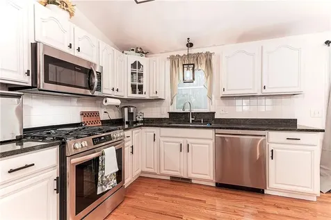 180 Mesa Drive North Kingstown RI 02852