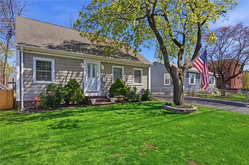 108 Hilton Avenue East Providence RI 02915