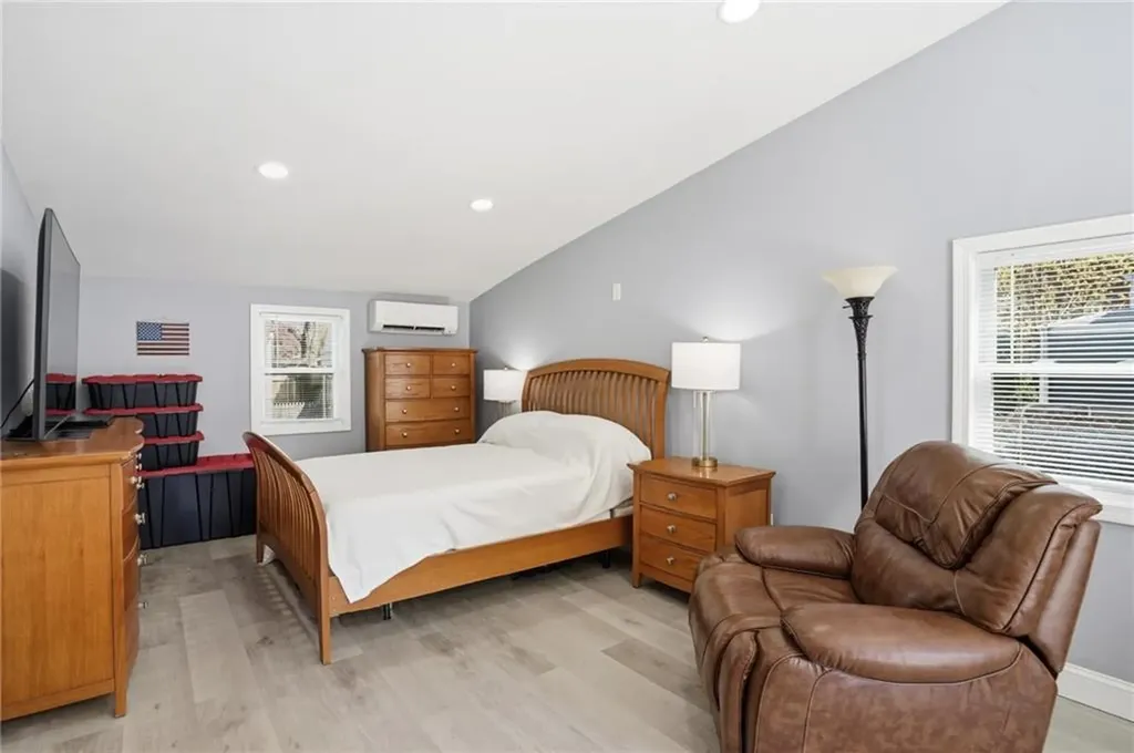 108 Hilton Avenue East Providence RI 02915