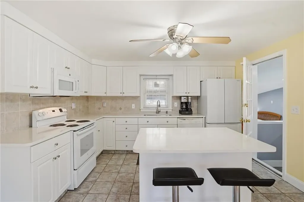 108 Hilton Avenue East Providence RI 02915
