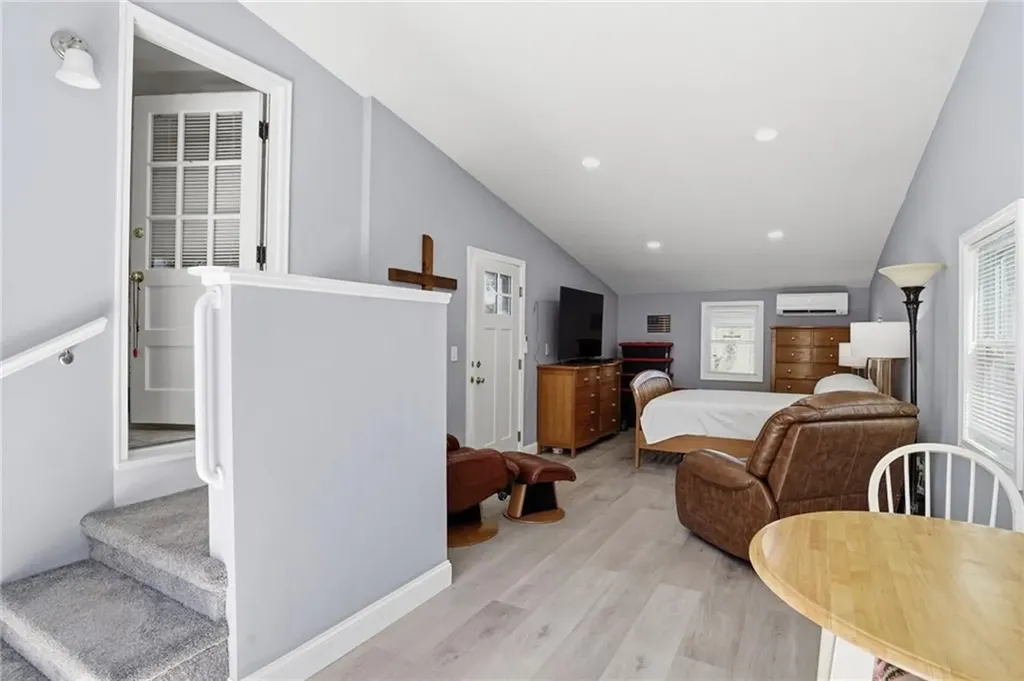 108 Hilton Avenue East Providence RI 02915