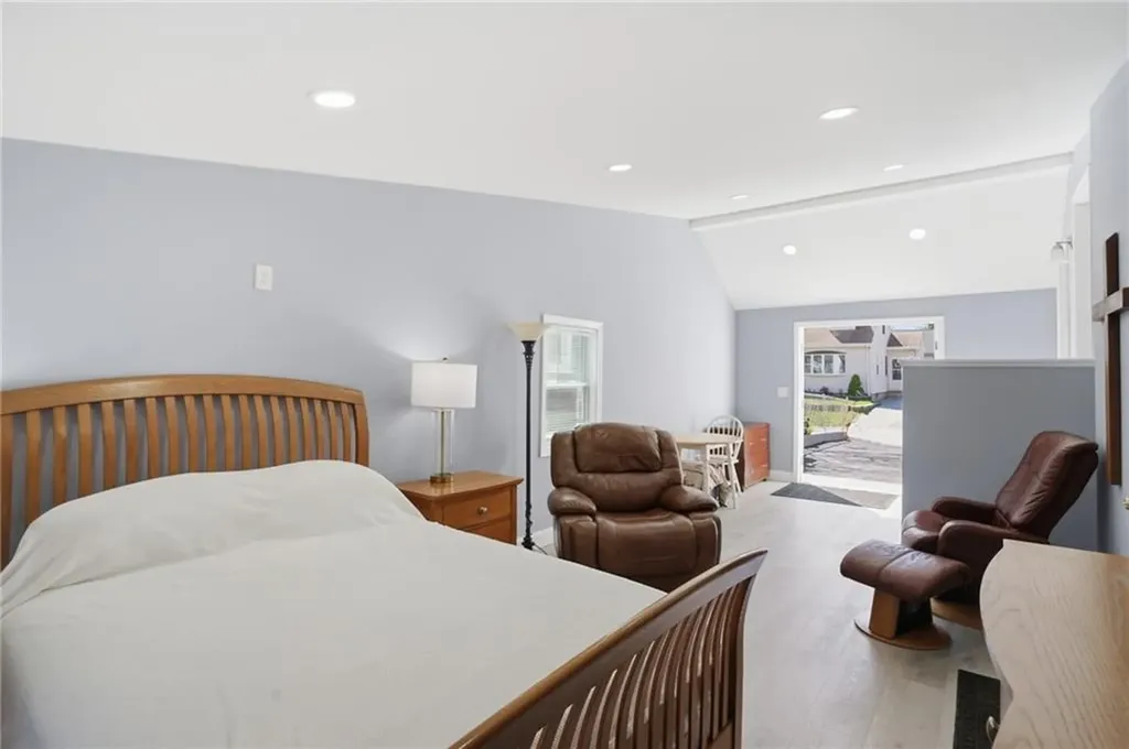 108 Hilton Avenue East Providence RI 02915