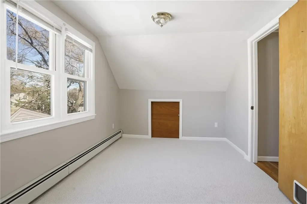 108 Hilton Avenue East Providence RI 02915