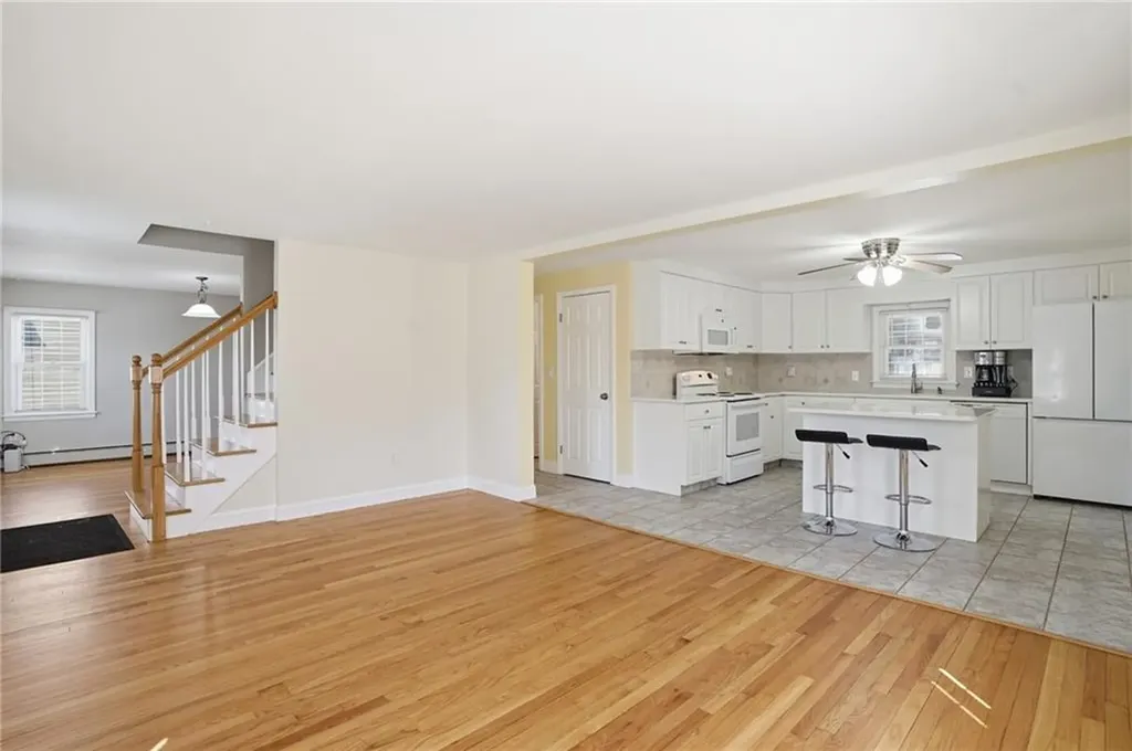 108 Hilton Avenue East Providence RI 02915