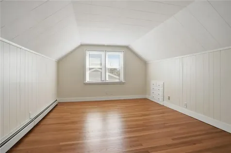 108 Hilton Avenue East Providence RI 02915