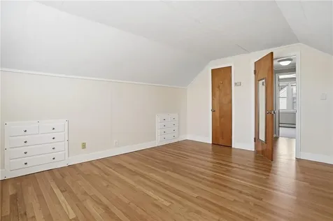 108 Hilton Avenue East Providence RI 02915