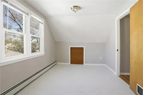 108 Hilton Avenue East Providence RI 02915