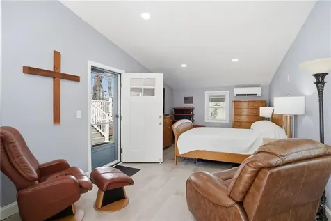 108 Hilton Avenue East Providence RI 02915