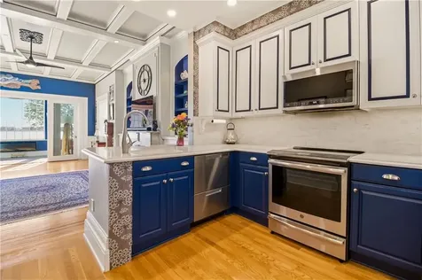 249 Hope Street Bristol RI 02809