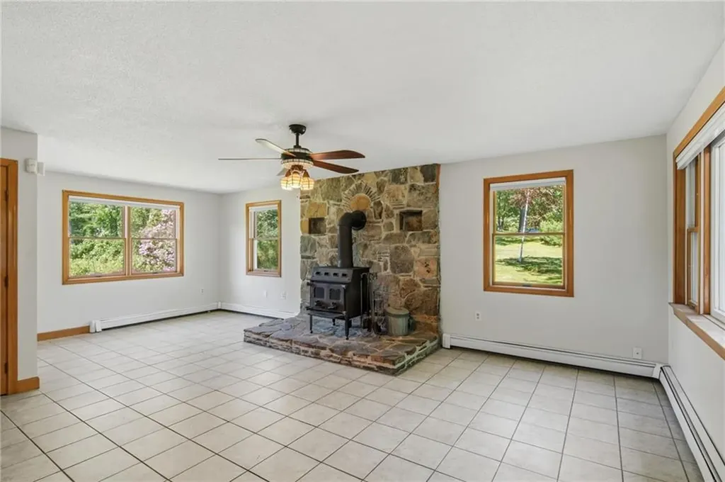 655 Saugatucket Road South Kingstown RI 02879