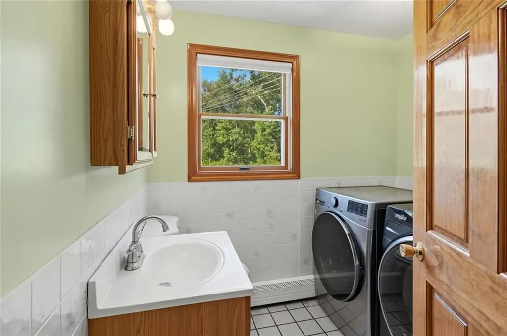 655 Saugatucket Road South Kingstown RI 02879