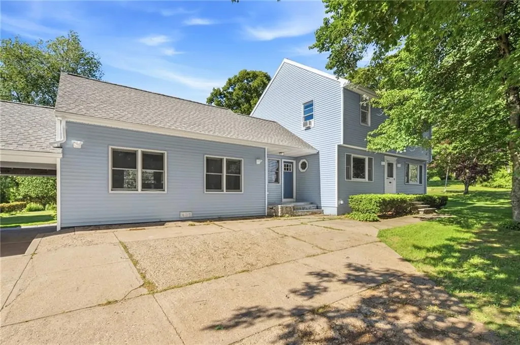 655 Saugatucket Road South Kingstown RI 02879