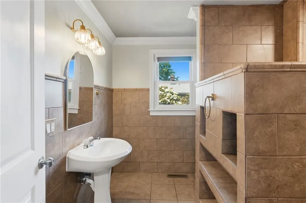 1310 Douglas Avenue North Providence RI 02904