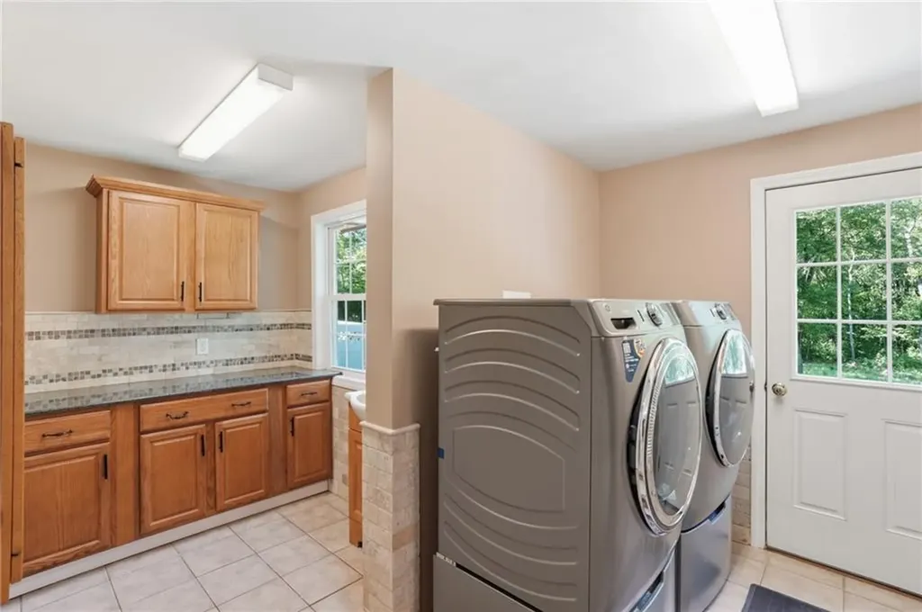 71 Rolling Hill Drive Exeter RI 02822