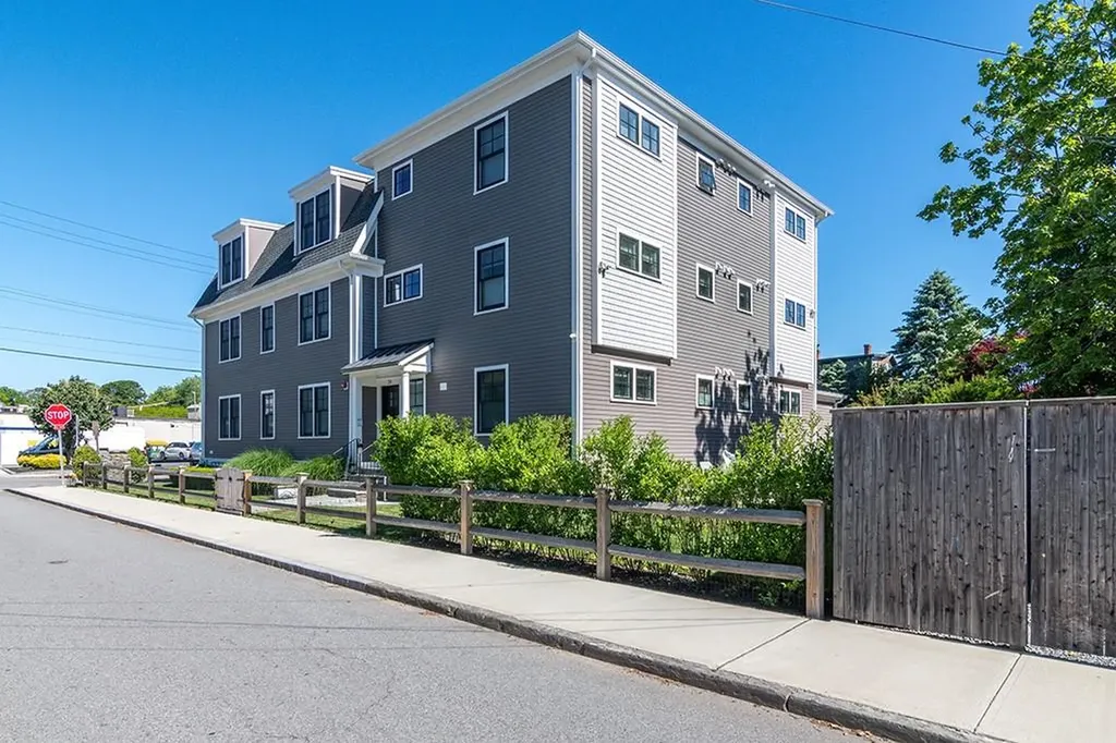 20 East Bowery Street Newport RI 02840