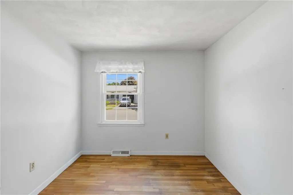5 Lee Drive Warren RI 02885