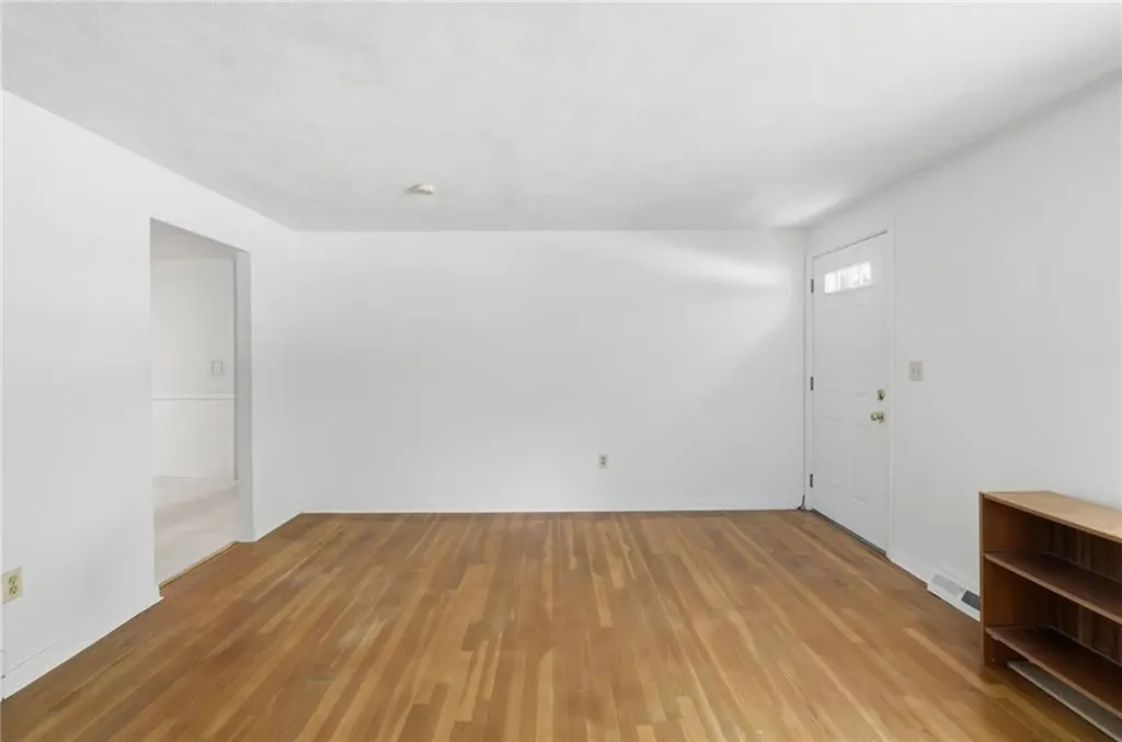 5 Lee Drive Warren RI 02885