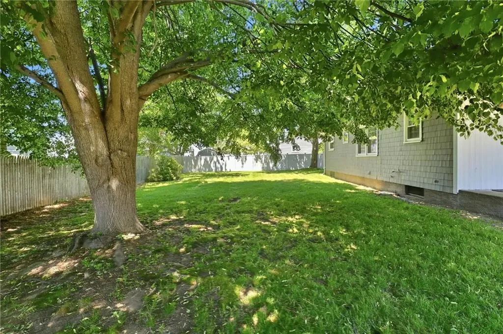 5 Lee Drive Warren RI 02885