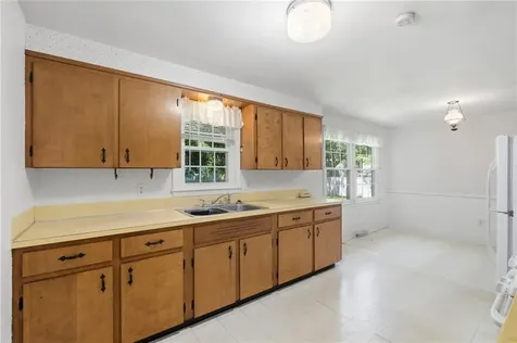 5 Lee Drive Warren RI 02885