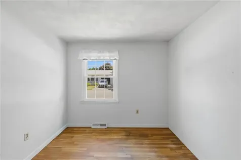 5 Lee Drive Warren RI 02885