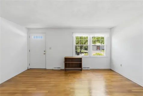 5 Lee Drive Warren RI 02885