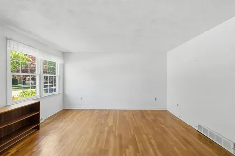 5 Lee Drive Warren RI 02885