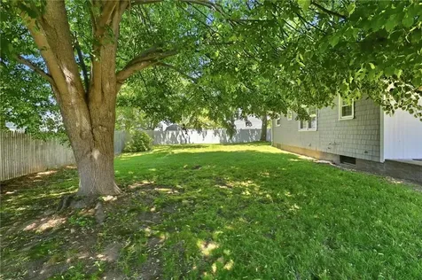 5 Lee Drive Warren RI 02885