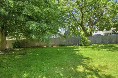 5 Lee Drive Warren RI 02885