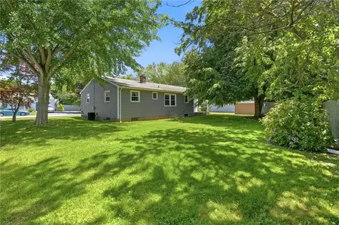 5 Lee Drive Warren RI 02885