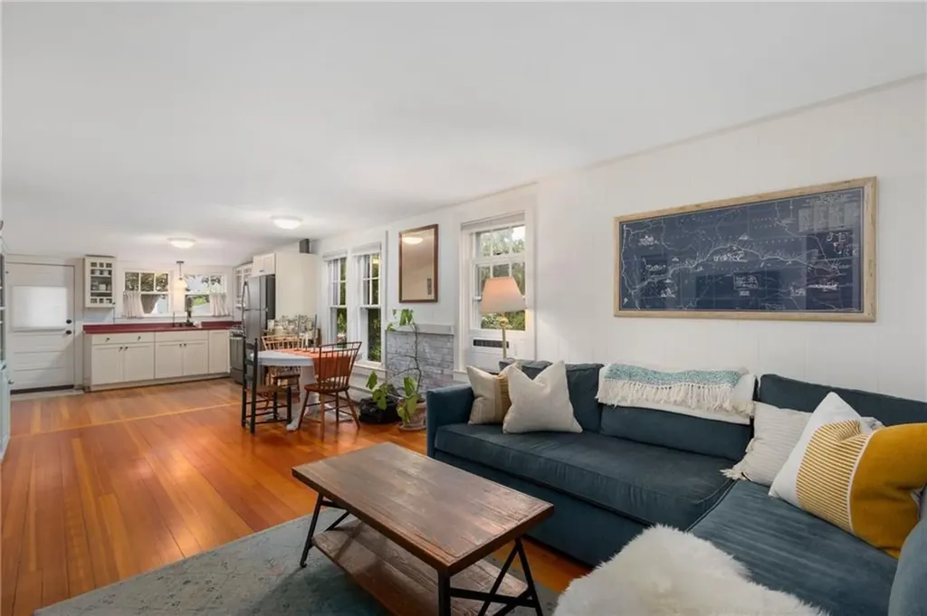 65 King Phillip Street Portsmouth RI 02871