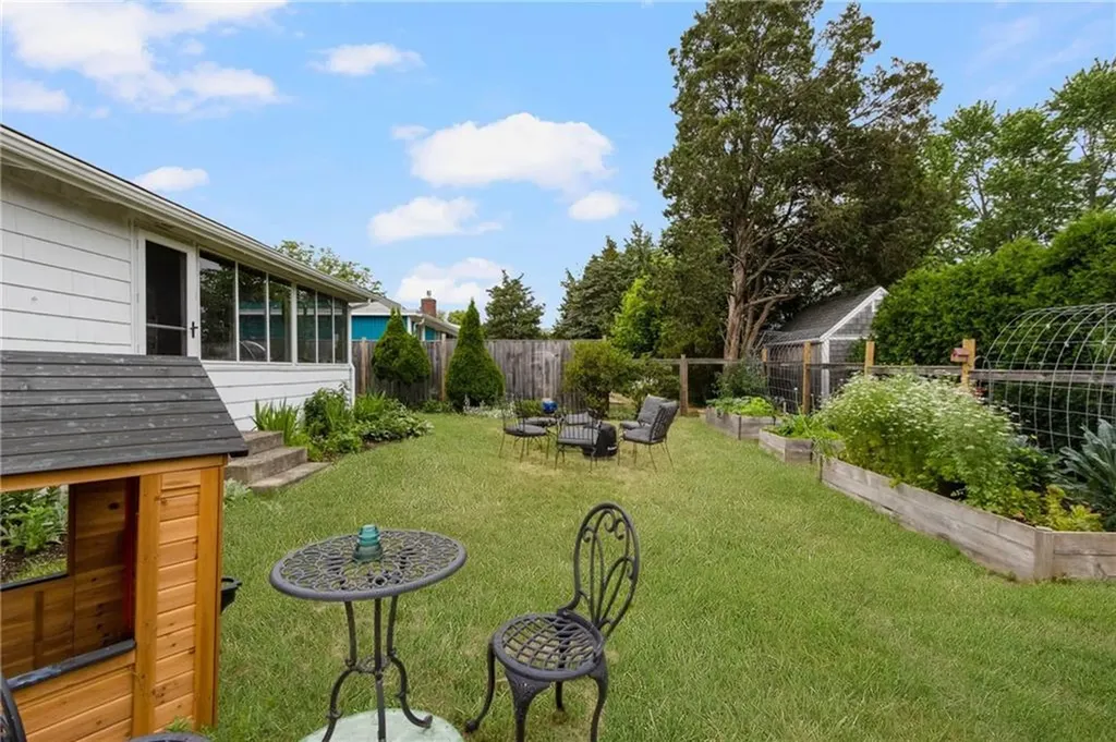 65 King Phillip Street Portsmouth RI 02871