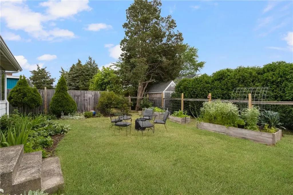 65 King Phillip Street Portsmouth RI 02871