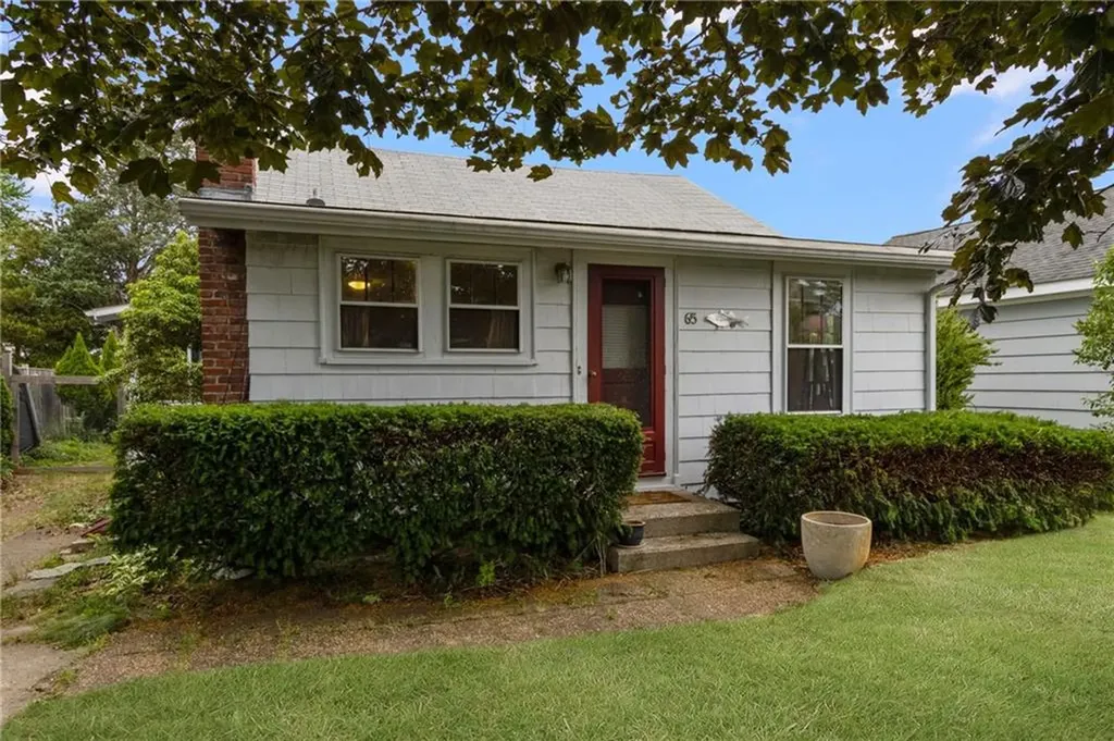 65 King Phillip Street Portsmouth RI 02871