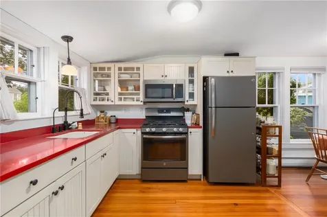 65 King Phillip Street Portsmouth RI 02871