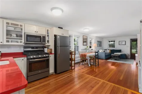65 King Phillip Street Portsmouth RI 02871
