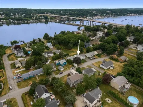 65 King Phillip Street Portsmouth RI 02871