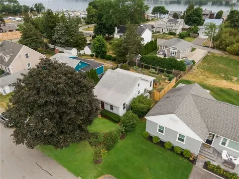 65 King Phillip Street Portsmouth RI 02871