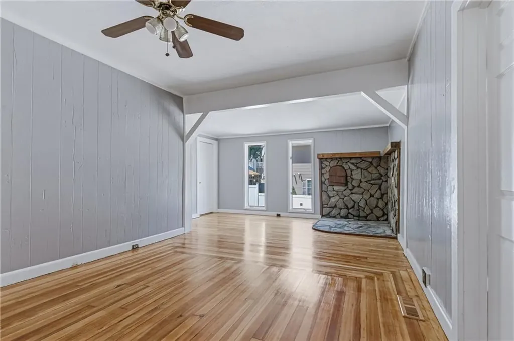 428 9th Avenue Woonsocket RI 02895