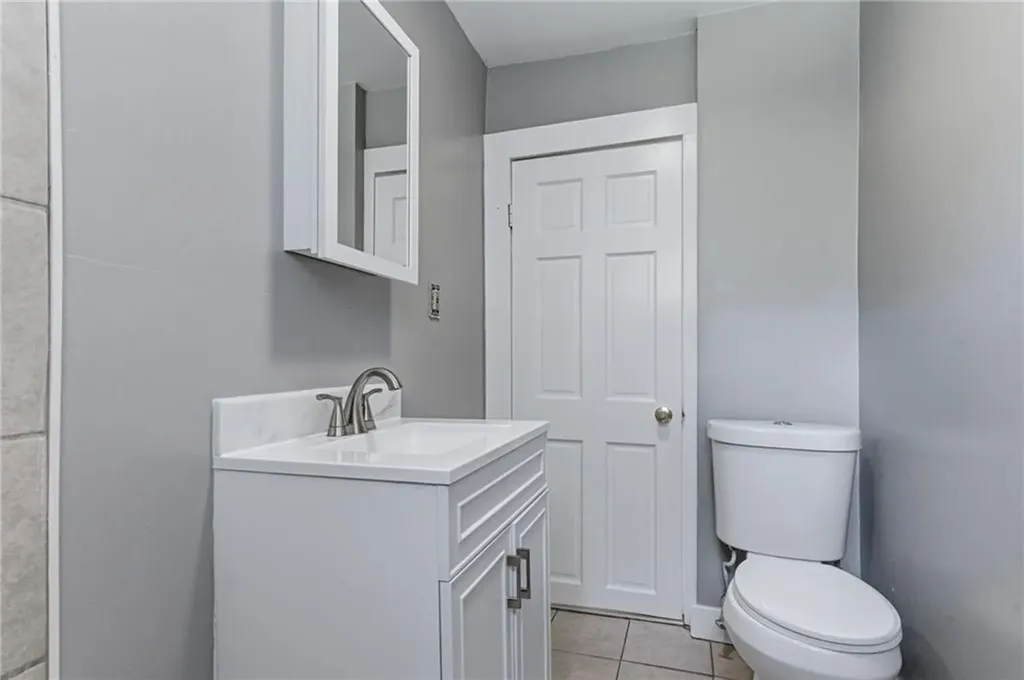 428 9th Avenue Woonsocket RI 02895