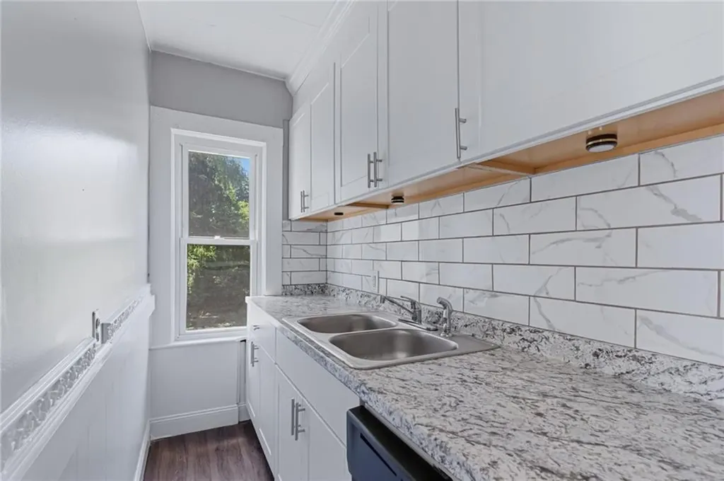 428 9th Avenue Woonsocket RI 02895